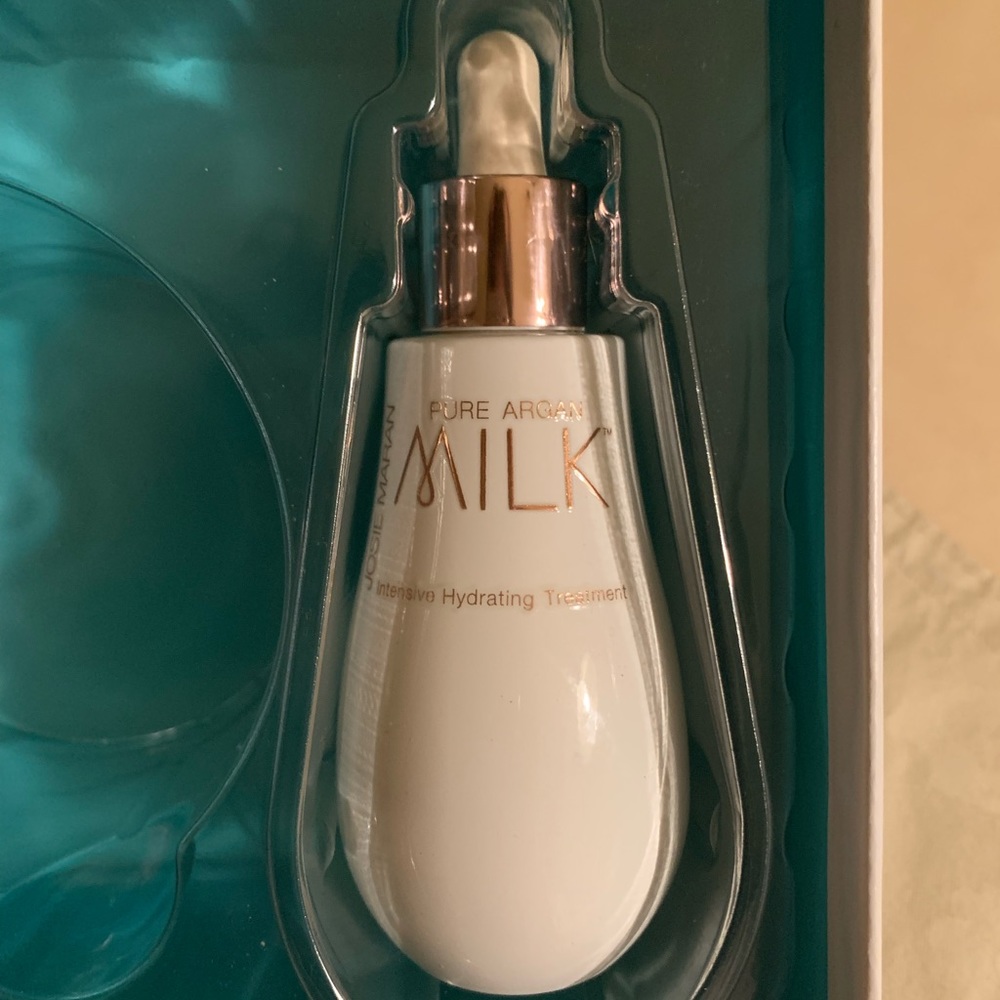 Josie Maran Argan milk 2 fl oz